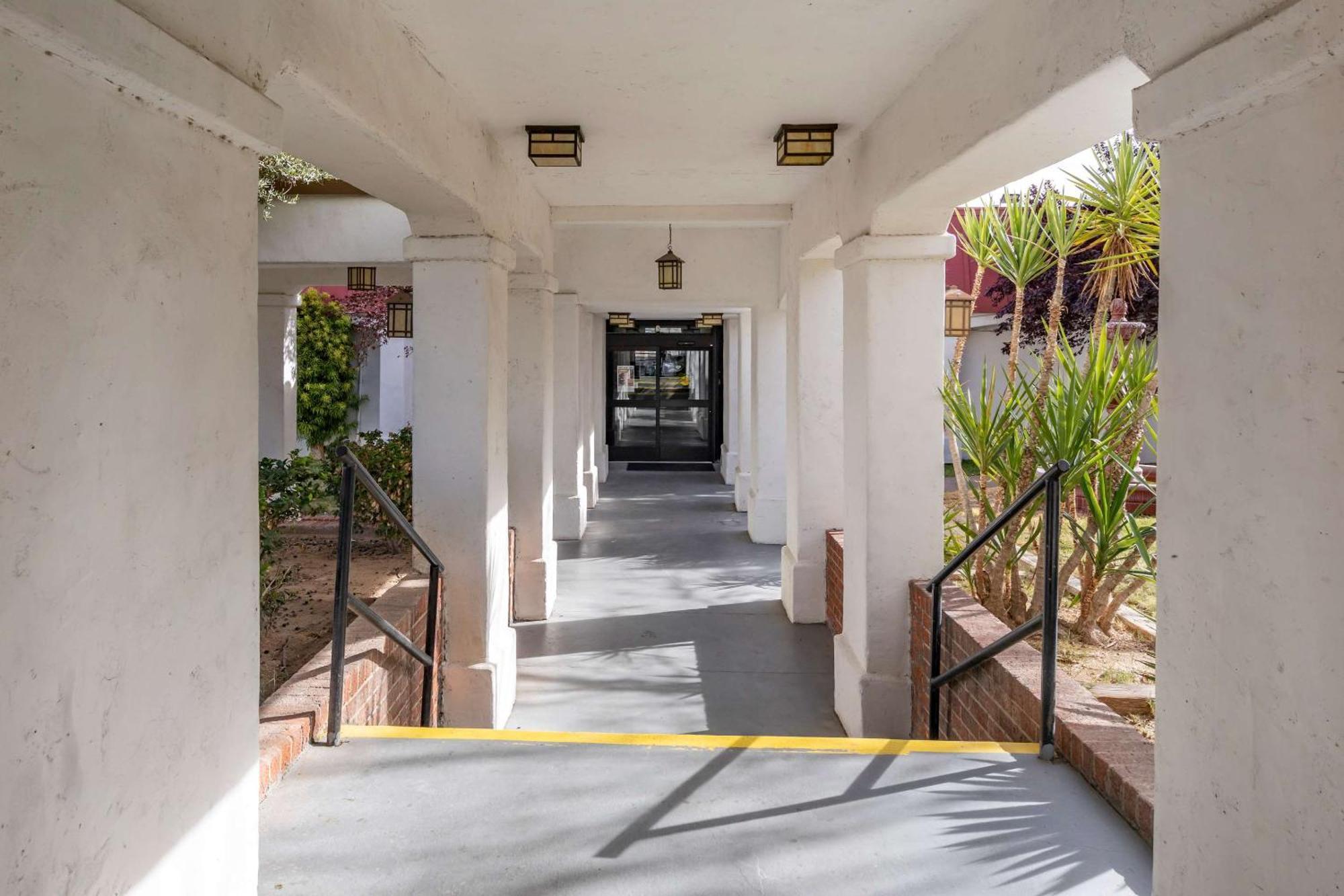 Quality Inn On Historic Route 66 Barstow Exterior foto
